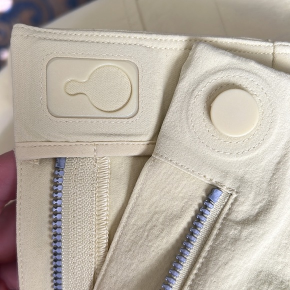 Lululemon Relaxed Fit Super High Rise Cargo Short 4” - Picture 9 of 13